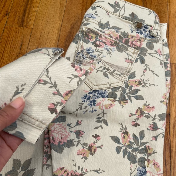 Almost Famous Floral 00 Skinny Jeans - Picture 6 of 11